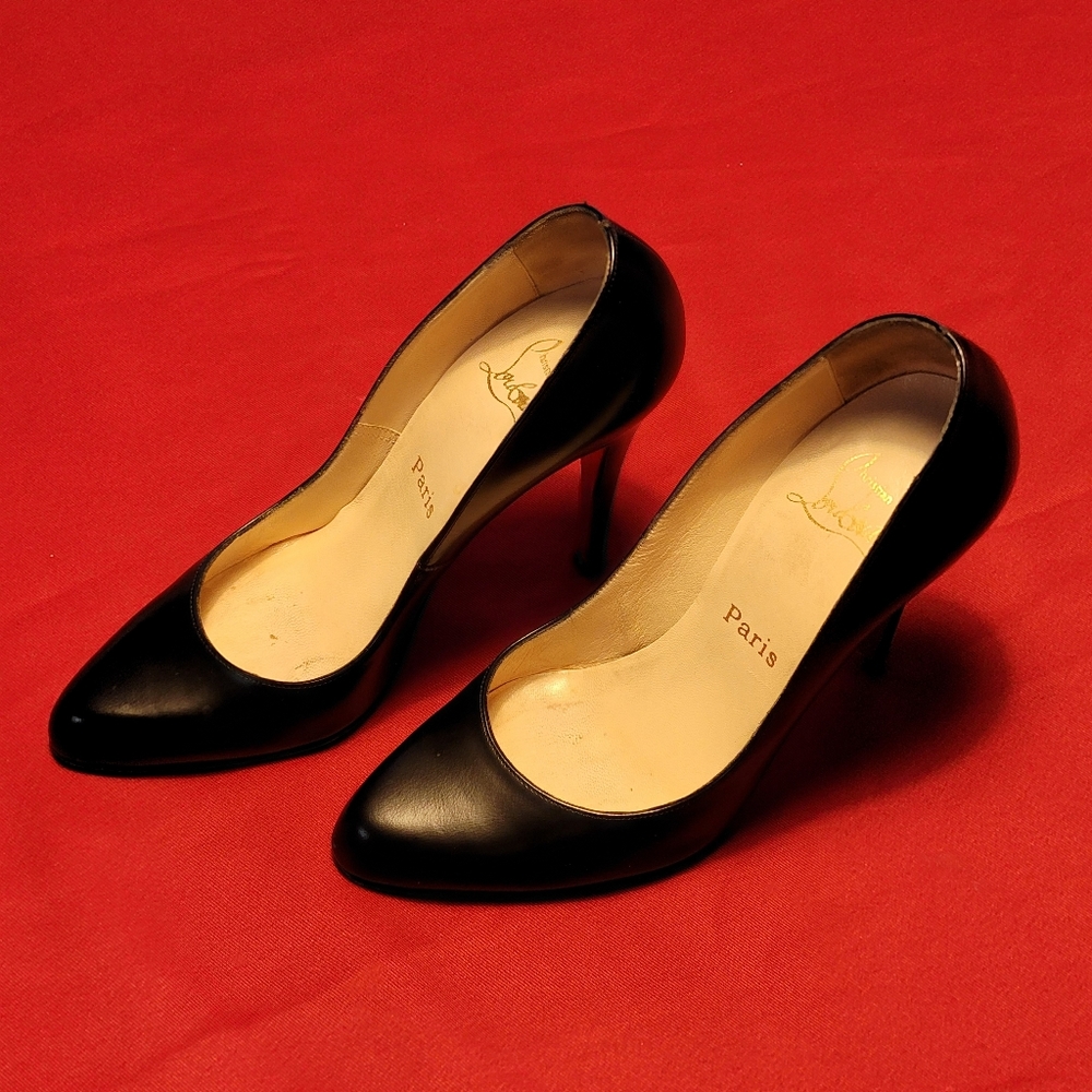 Christian Louboutin Black Leather pumps